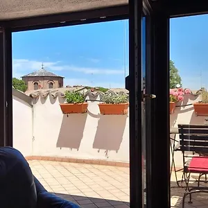Apartamento Corte Cavour. Mansarda Nel Cuore Della Citta, Rávena